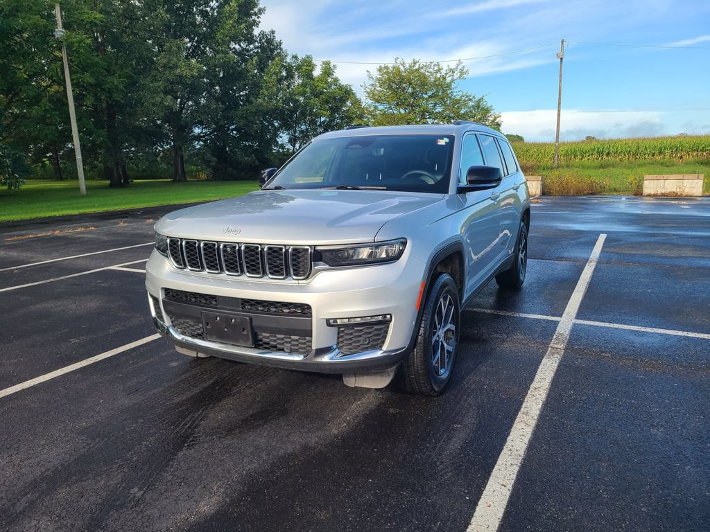 Used 2024 Jeep Grand Cherokee L Limited w/ Luxury Tech Group II AWD/4WD image 3