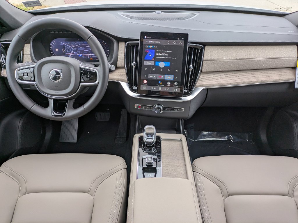 New 2026 Volvo XC90 B6 Plus w/ Protection Package Premier AWD/4WD image 14