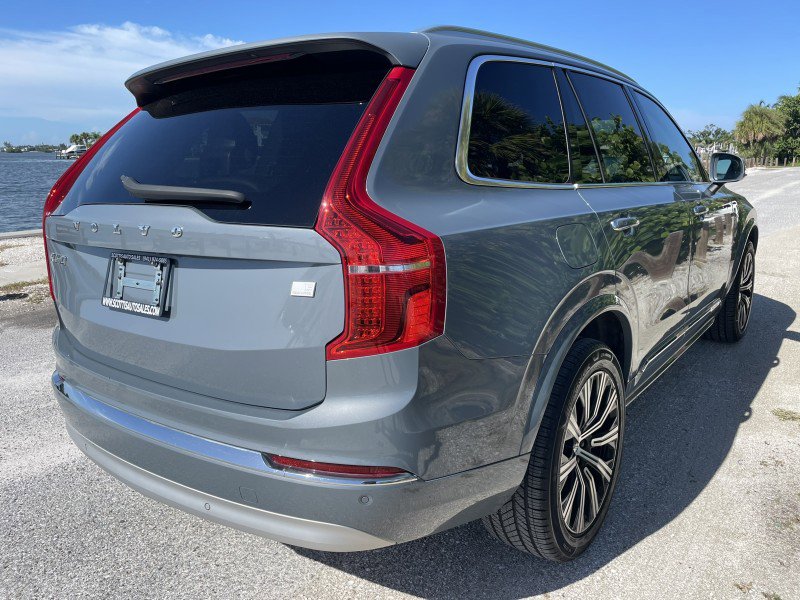 Used 2022 Volvo XC90 T8 Inscription image 6