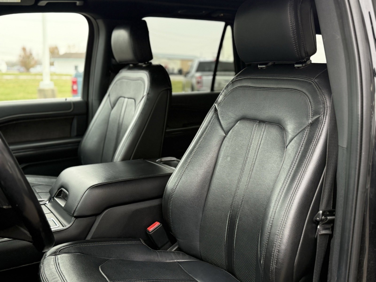 Used 2020 Ford Expedition Limited image 7