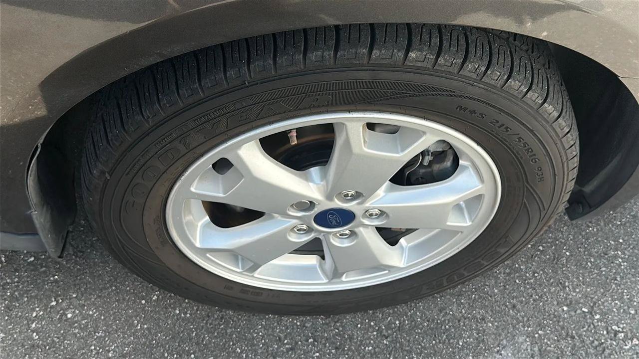 Used 2016 Ford Transit Connect XLT FWD image 18