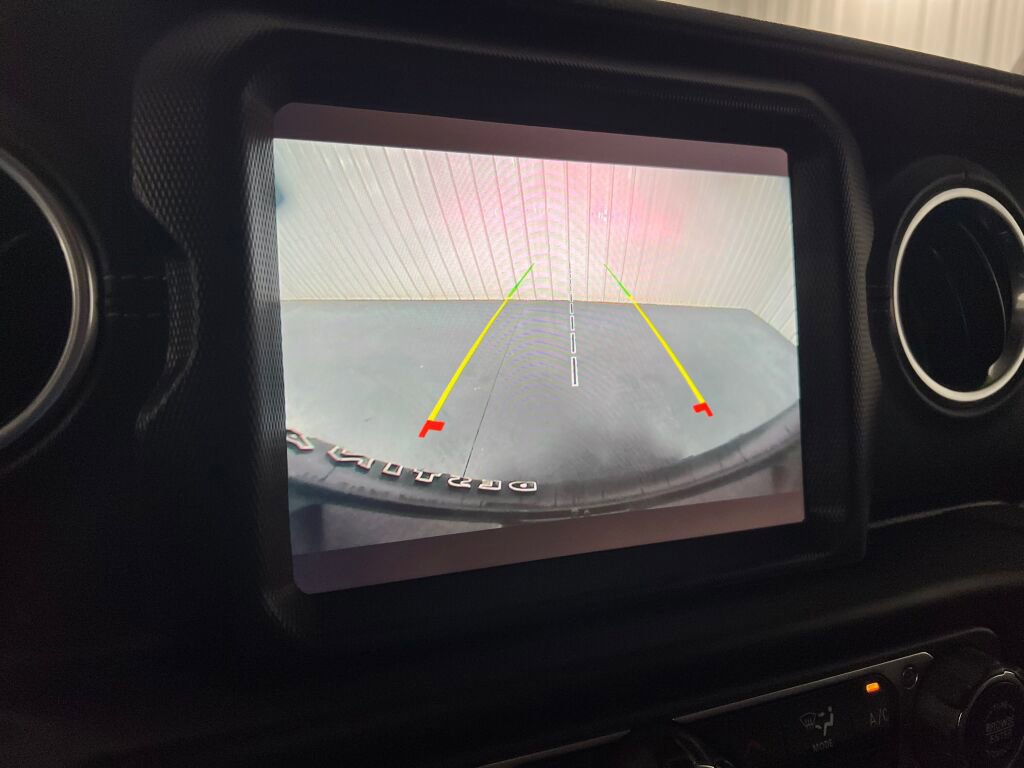 Used 2021 Jeep Wrangler Unlimited Sahara w/ Uconnect 4C Nav & Sound Group image 9