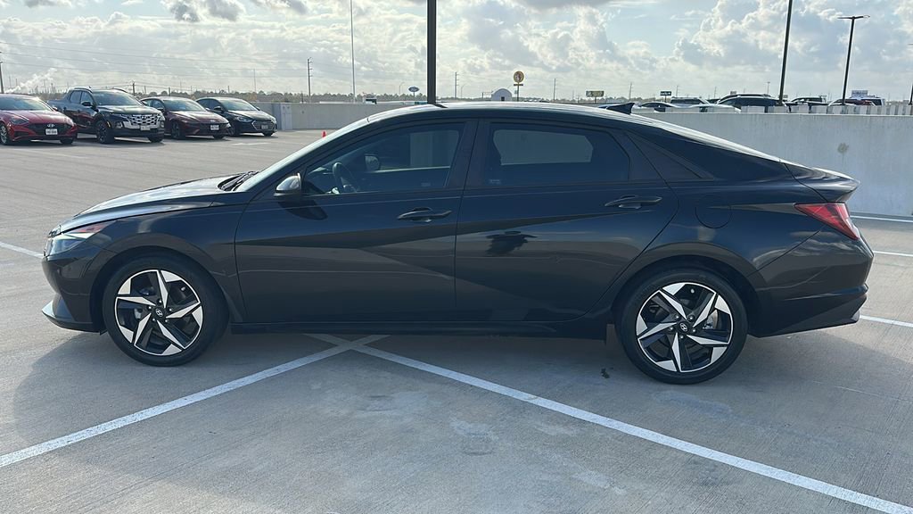 Used 2023 Hyundai Elantra SEL w/ Convenience Package image 9