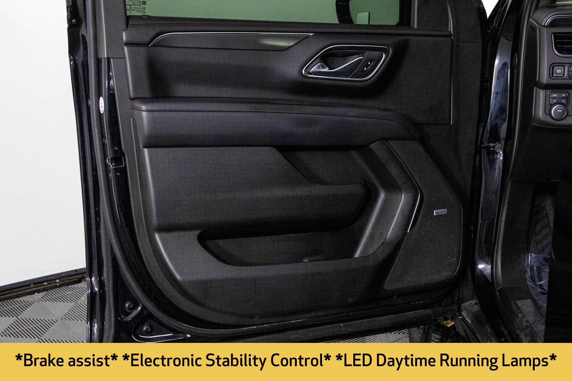 Used 2023 Chevrolet Suburban RST w/ Luxury Package image 36