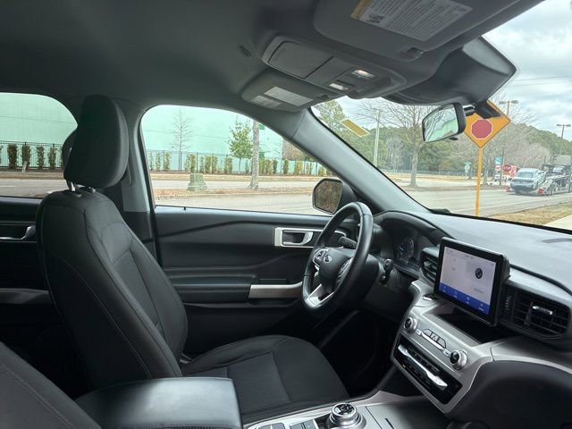Used 2022 Ford Explorer XLT image 23