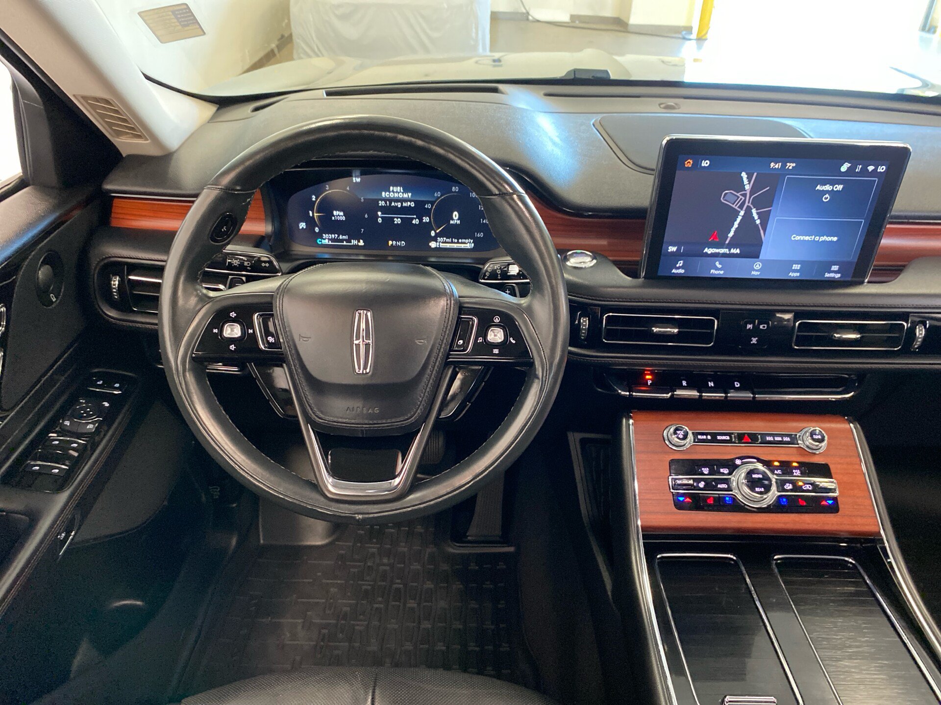 Used 2023 Lincoln Aviator Reserve w/ Equipment Group 201A AWD/4WD image 13