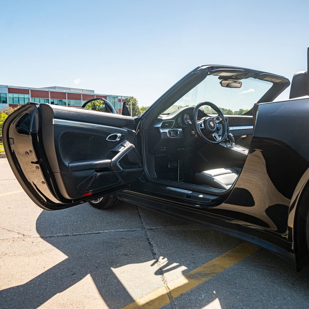 Used 2018 Porsche 911 Carrera 4S image 19