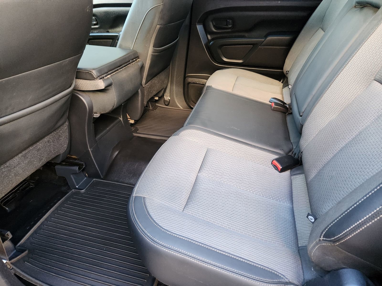 Used 2019 Nissan Titan S w/ S Utility Package image 34