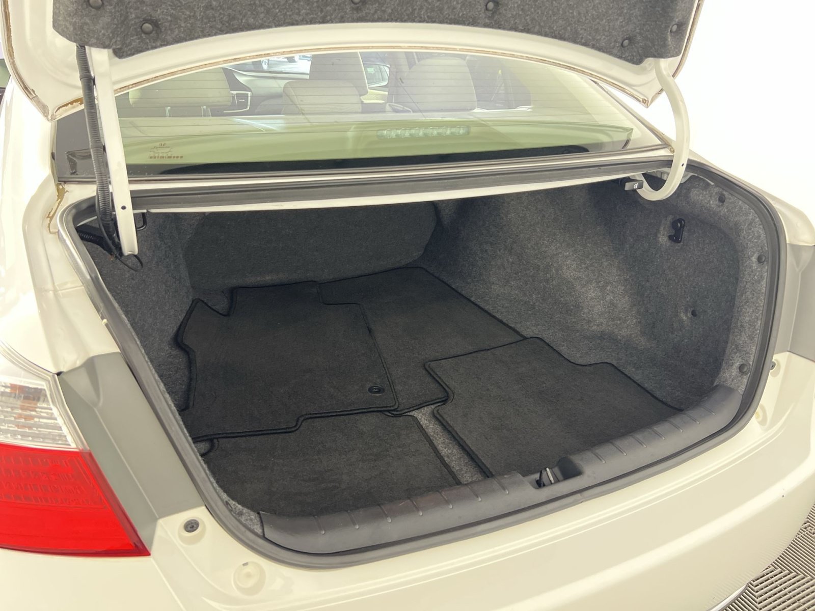 Used 2014 Honda Accord LX image 25