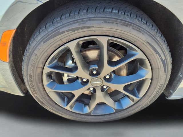 Used 2025 Chrysler Pacifica Limited FWD image 27