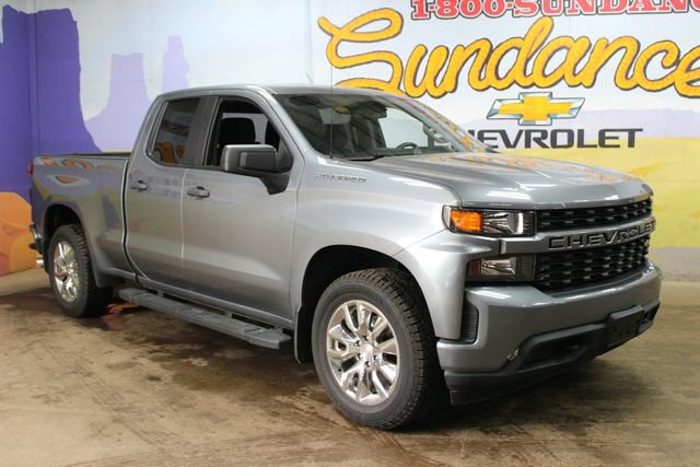 Used 2019 Chevrolet Silverado 1500 Custom w/ Custom Convenience Package AWD/4WD image 4