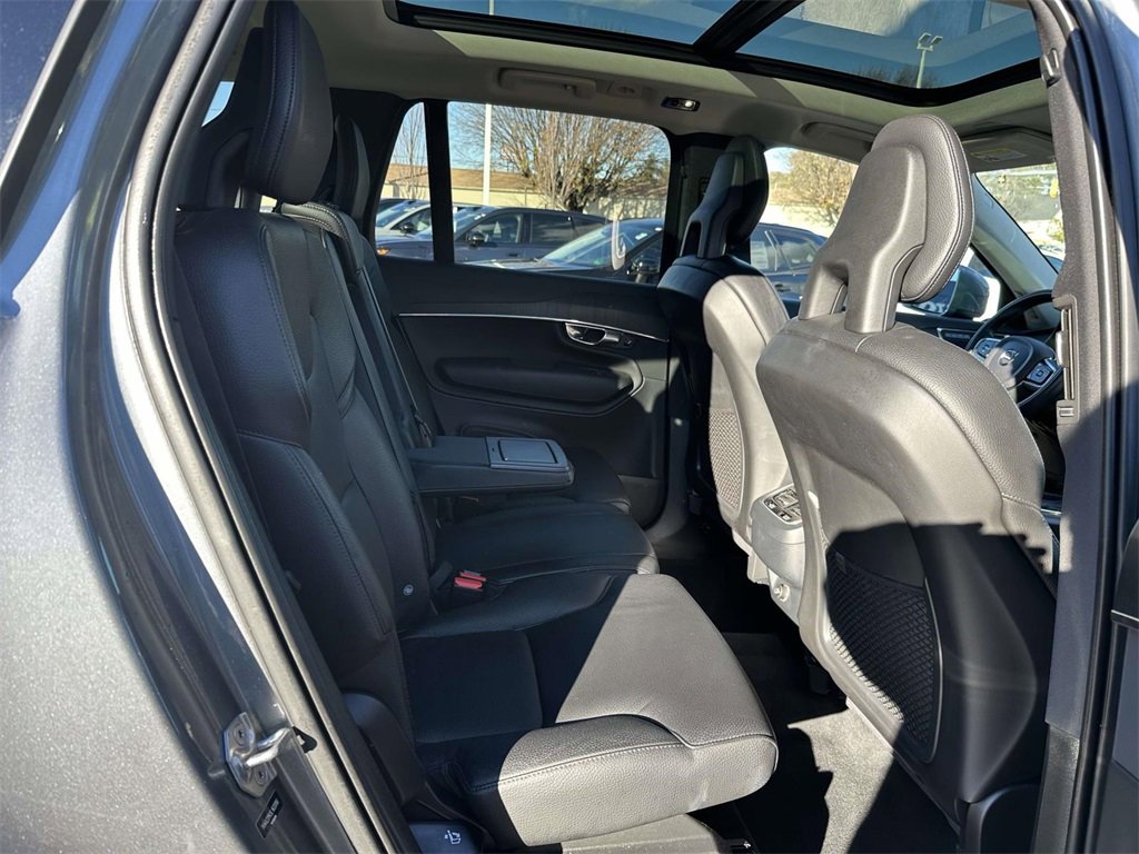Used 2020 Volvo XC90 T6 Momentum image 13