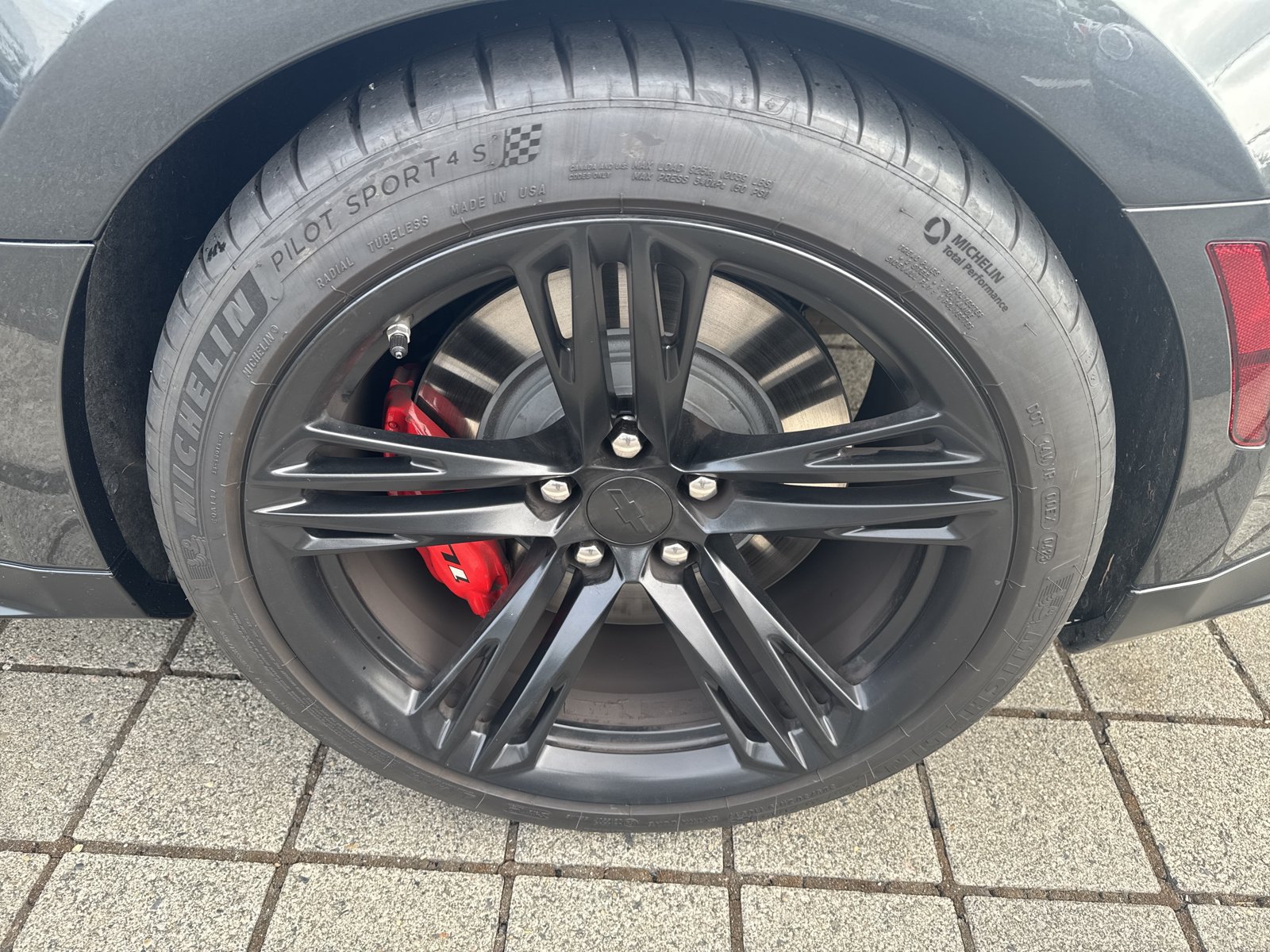 Used 2018 Chevrolet Camaro ZL1 RWD image 10