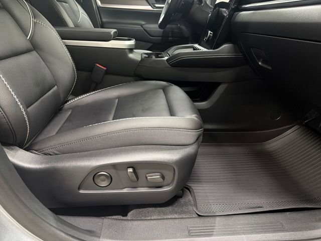 New 2026 GMC Terrain Denali w/ LPO, Floor Liner Package image 20