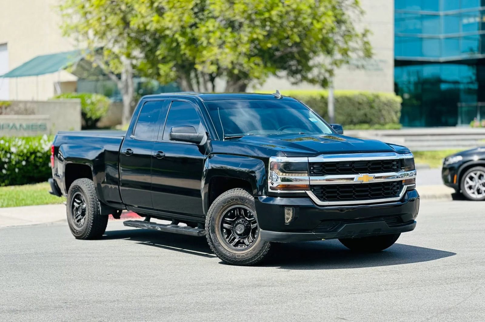 Used 2016 Chevrolet Silverado 1500 LT w/ All Star Edition RWD image 2