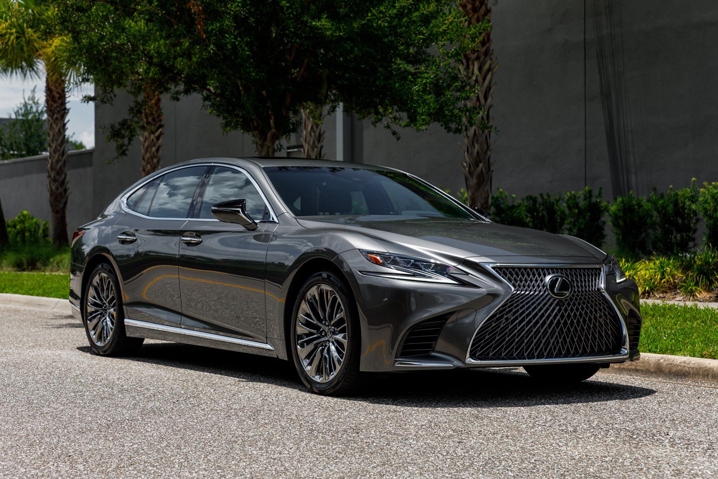 Used 2020 Lexus LS 500 w/ Interior Upgrade Package RWD image 3