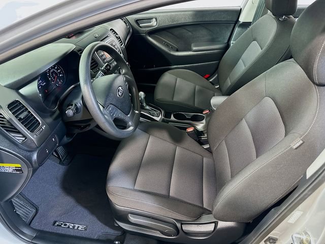 Used 2017 Kia Forte LX image 9