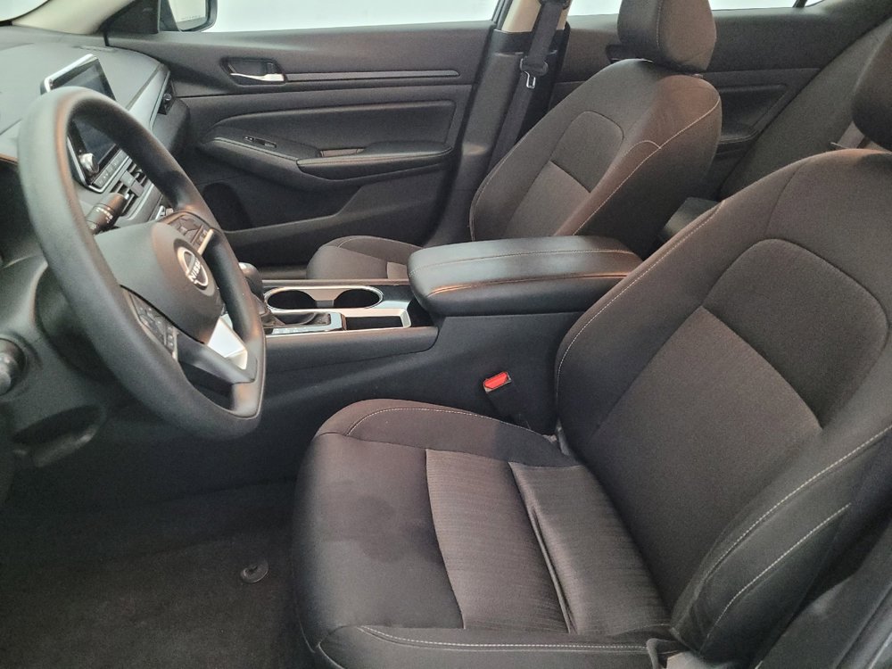 Used 2024 Nissan Altima 2.5 SV image 17