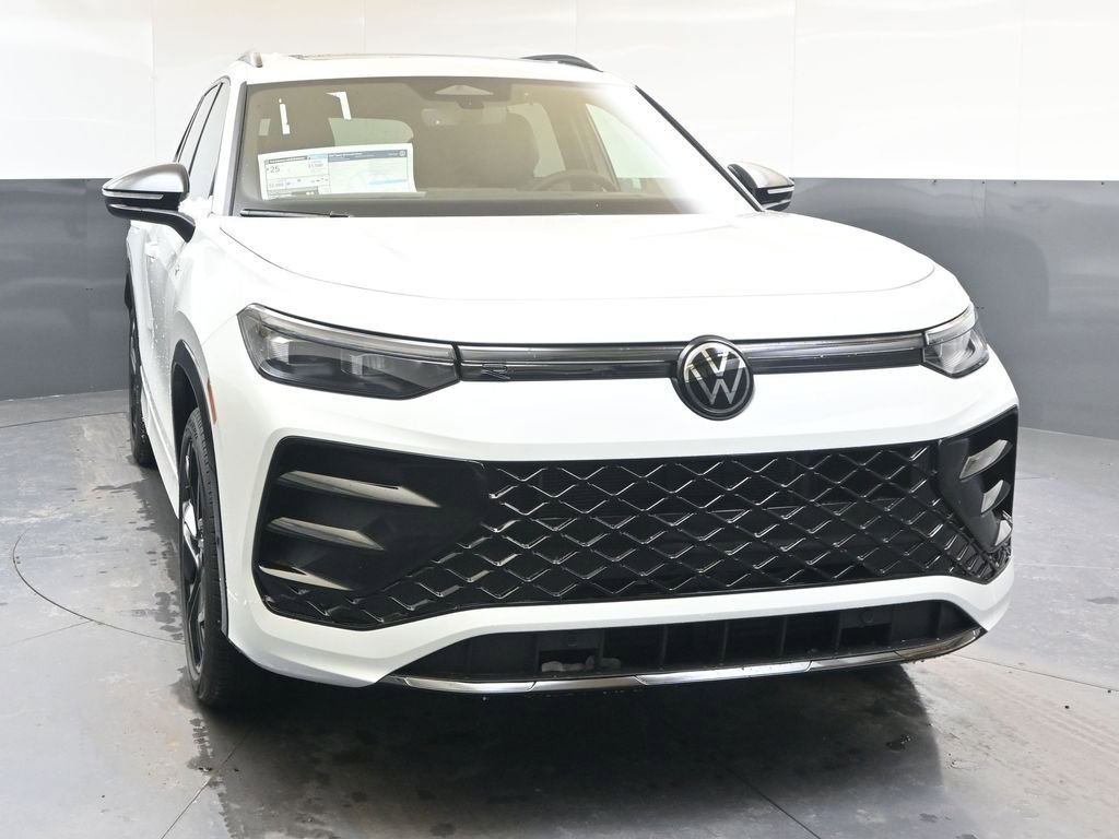 New 2026 Volkswagen Tiguan SE R-Line image 8