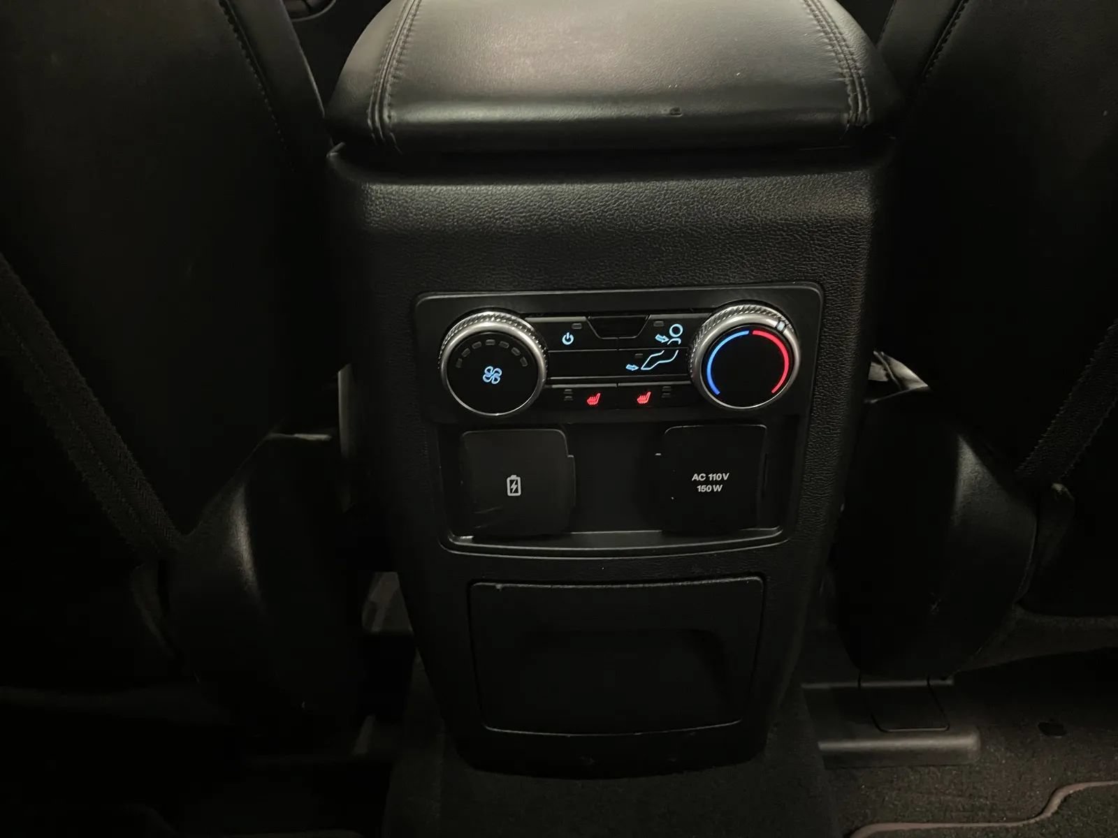 Used 2023 Ford Explorer Platinum w/ Technology Package AWD/4WD image 30