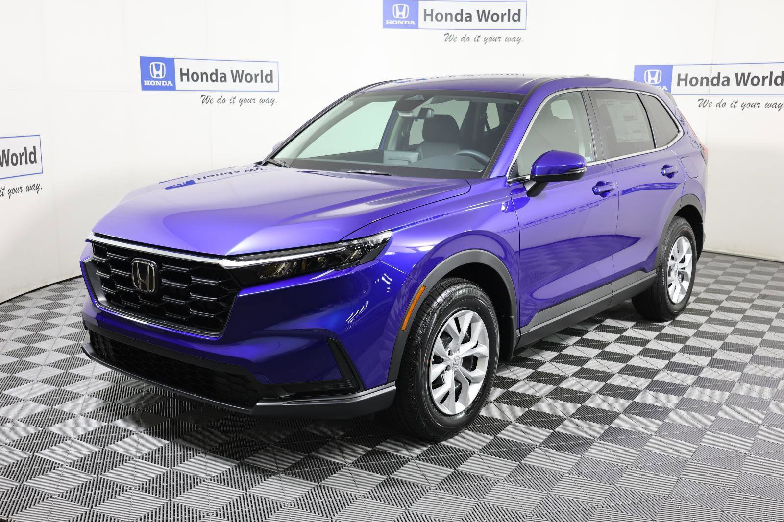 Used 2025 Honda CR-V LX image 3