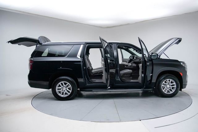 Used 2024 Chevrolet Suburban LT image 14