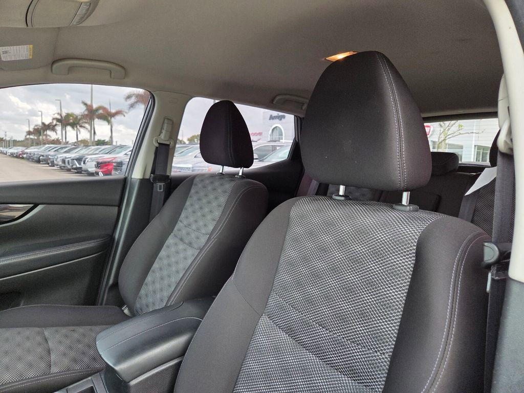 Used 2018 Nissan Rogue Sport SV image 21