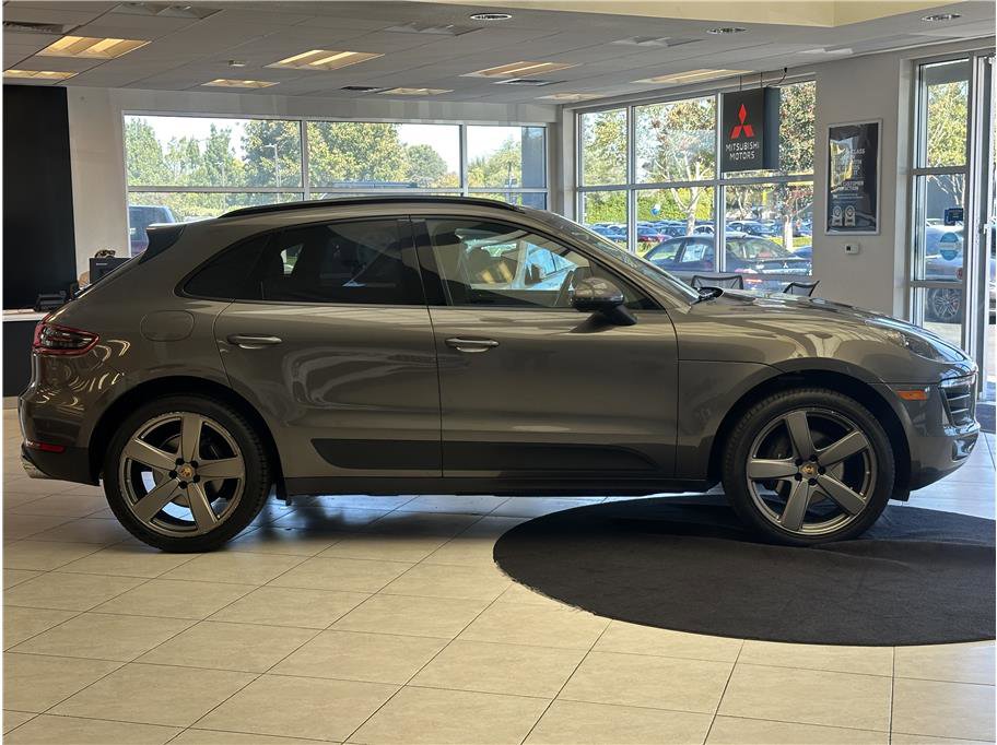 Used 2018 Porsche Macan Sport Edition image 4
