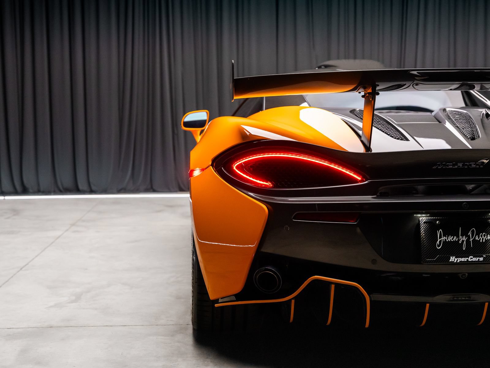 Used 2020 McLaren 620R RWD image 37