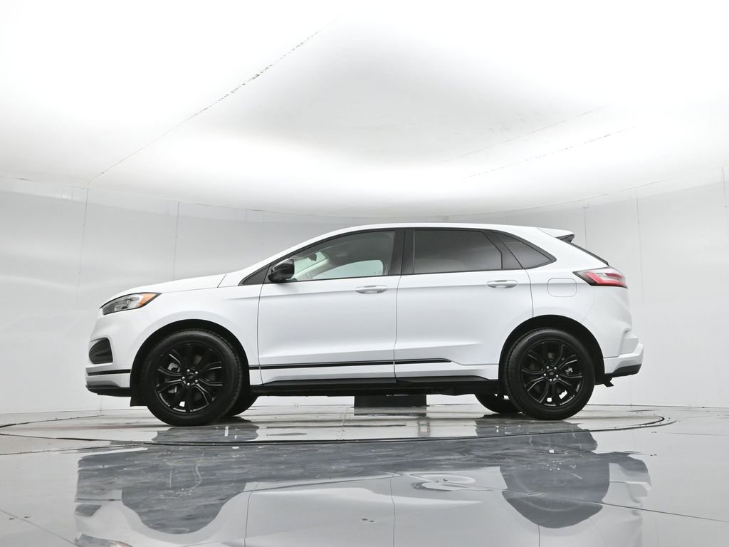 Used 2024 Ford Edge SE w/ Black Appearance Package image 8