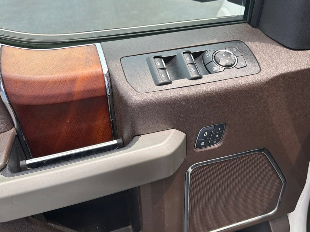 Used 2018 Ford F150 King Ranch w/ Equipment Group 601A Luxury AWD/4WD image 8