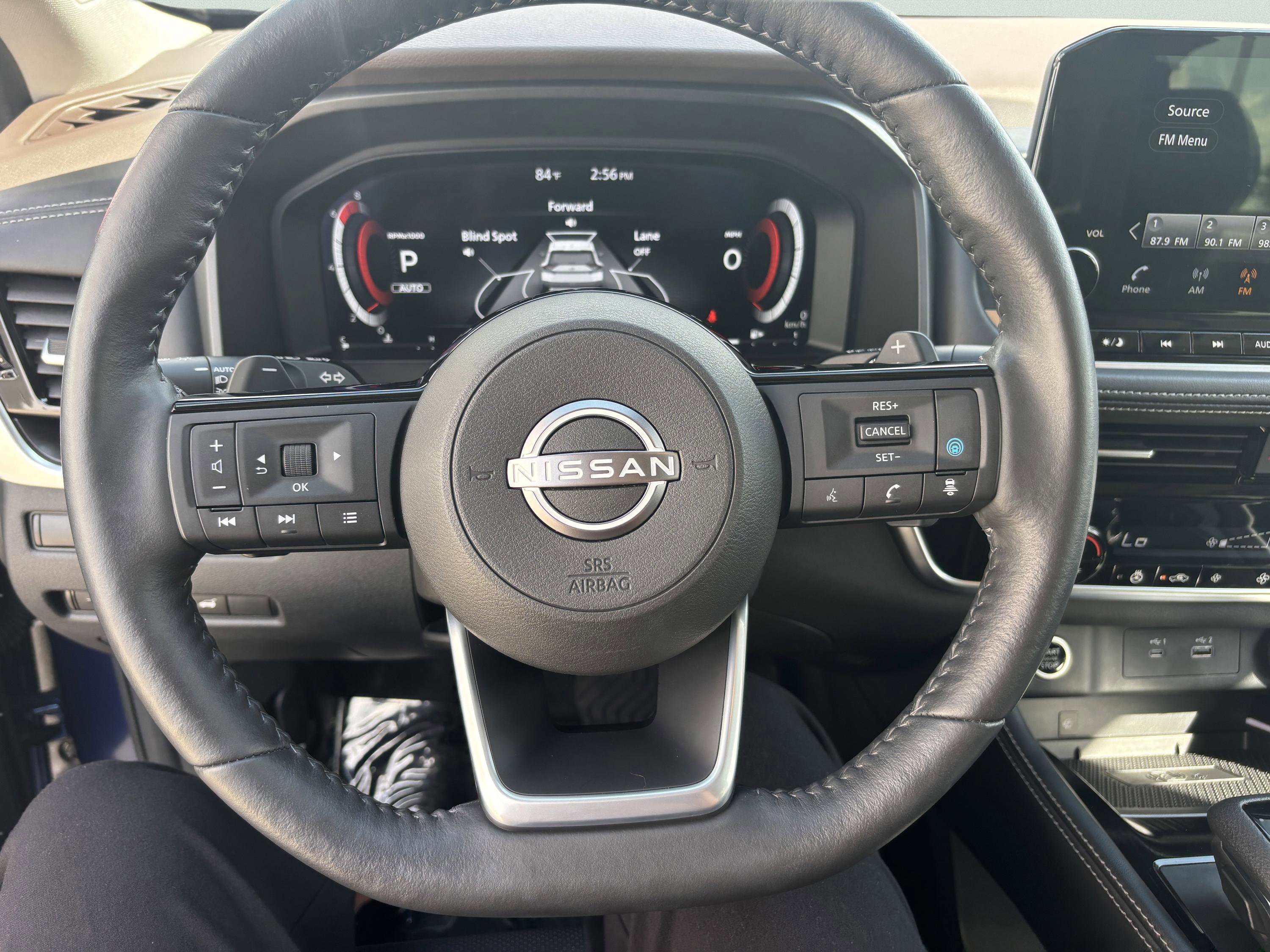 Used 2023 Nissan Rogue Platinum AWD/4WD image 23