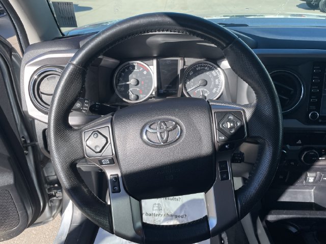 Used 2022 Toyota Tacoma SR5 AWD/4WD image 25