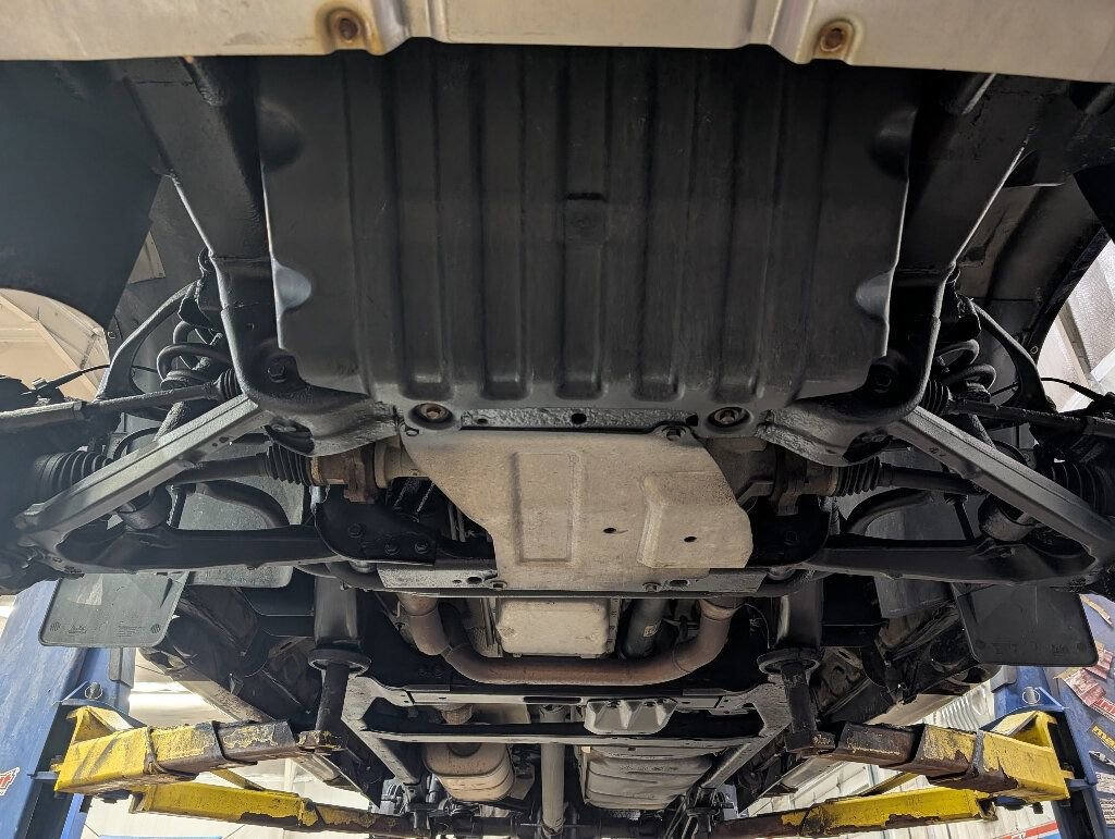 Used 2013 Chevrolet Avalanche LT w/ Suspension Package, Off-Road image 23