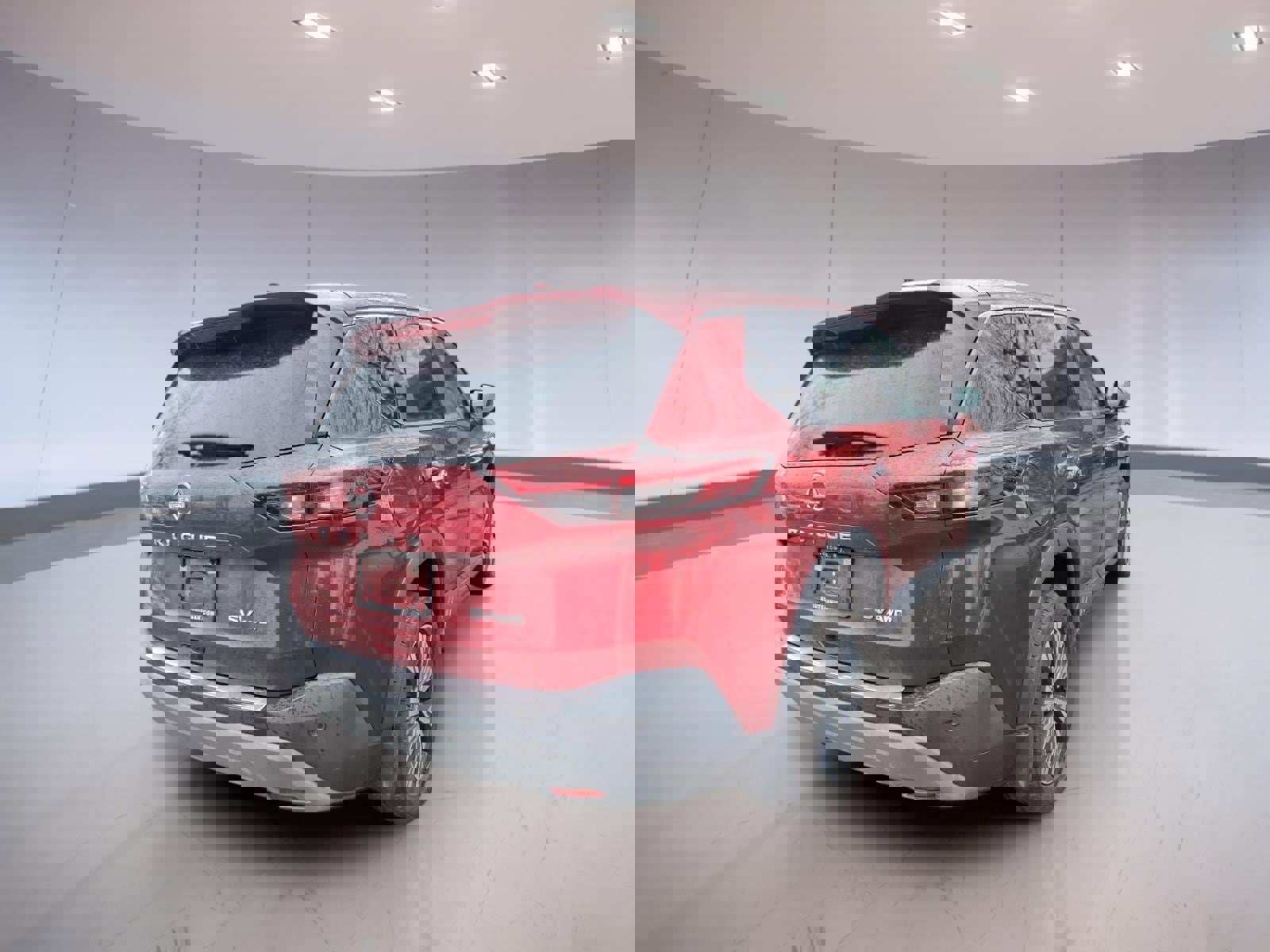 Used 2023 Nissan Rogue SV image 4