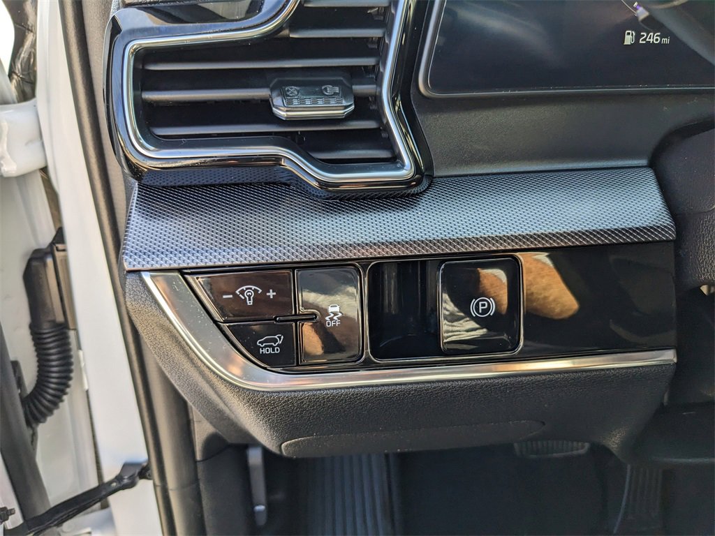 Certified 2025 Kia Sportage SX image 31