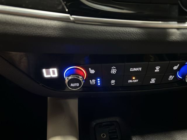 Used 2020 Buick Enclave Premium AWD/4WD image 31