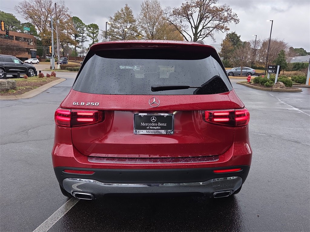 Certified 2025 Mercedes-Benz GLB 250 image 4