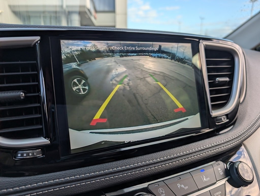 Used 2024 Chrysler Pacifica Touring-L w/ Road Tripper Package image 26