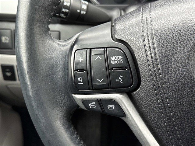 Used 2016 Toyota Highlander Limited Platinum image 25