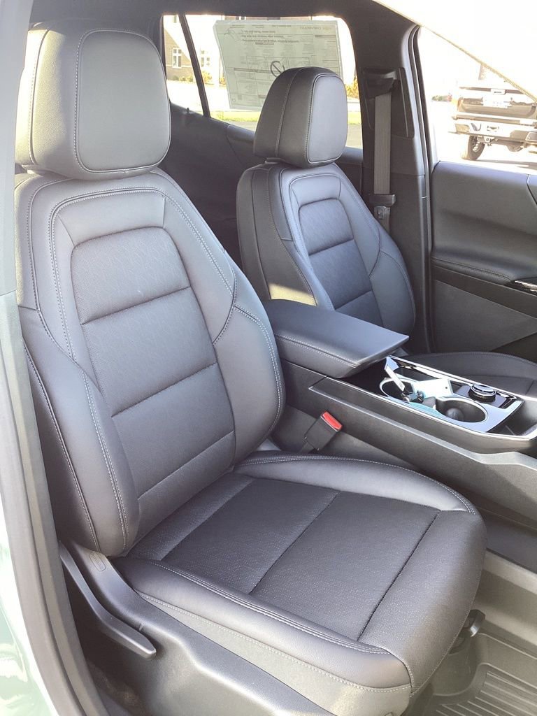 New 2026 Chevrolet Equinox LT w/ Convenience Package II image 31