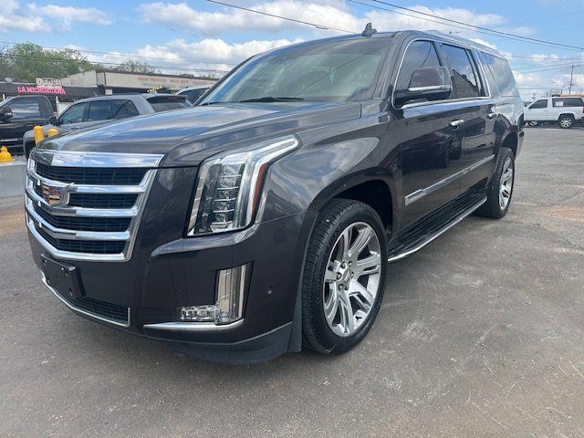 Used 2017 Cadillac Escalade ESV Luxury image 1