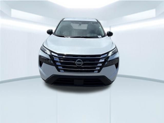 Used 2025 Nissan Rogue S FWD image 2