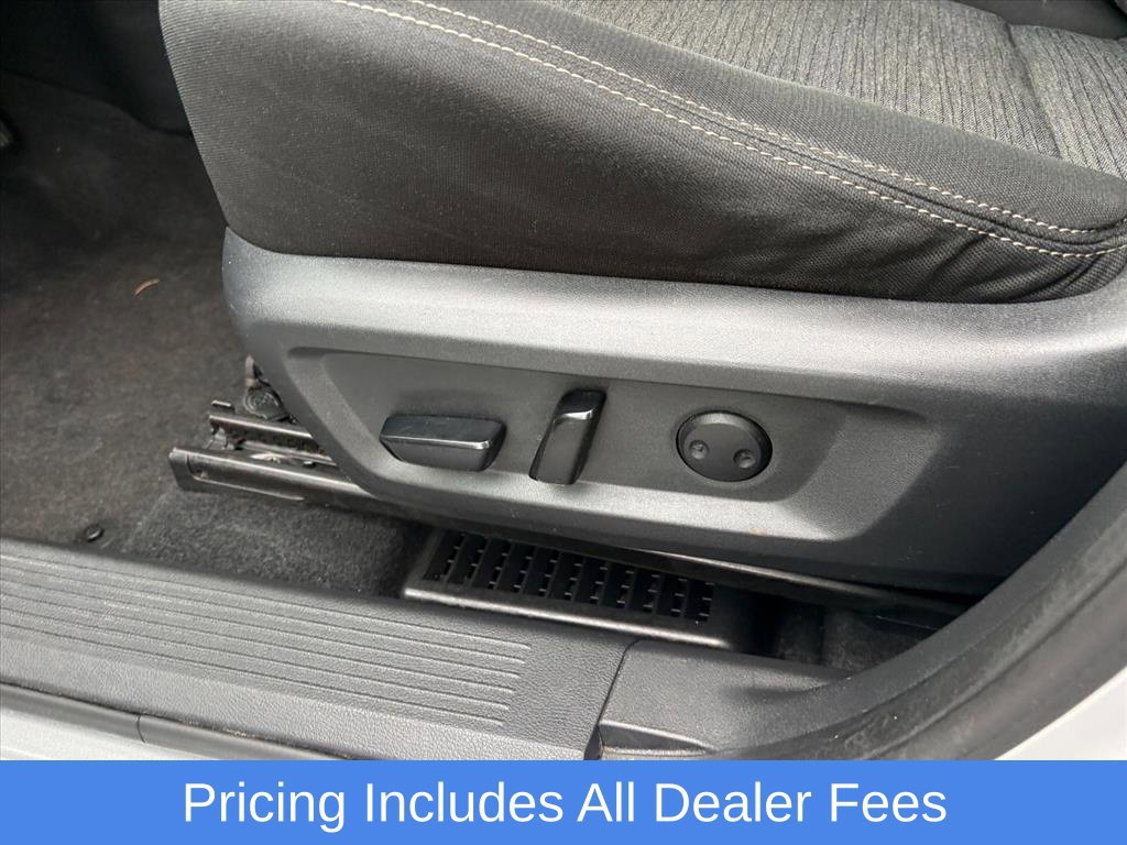 Used 2022 Nissan Rogue SV AWD/4WD image 16