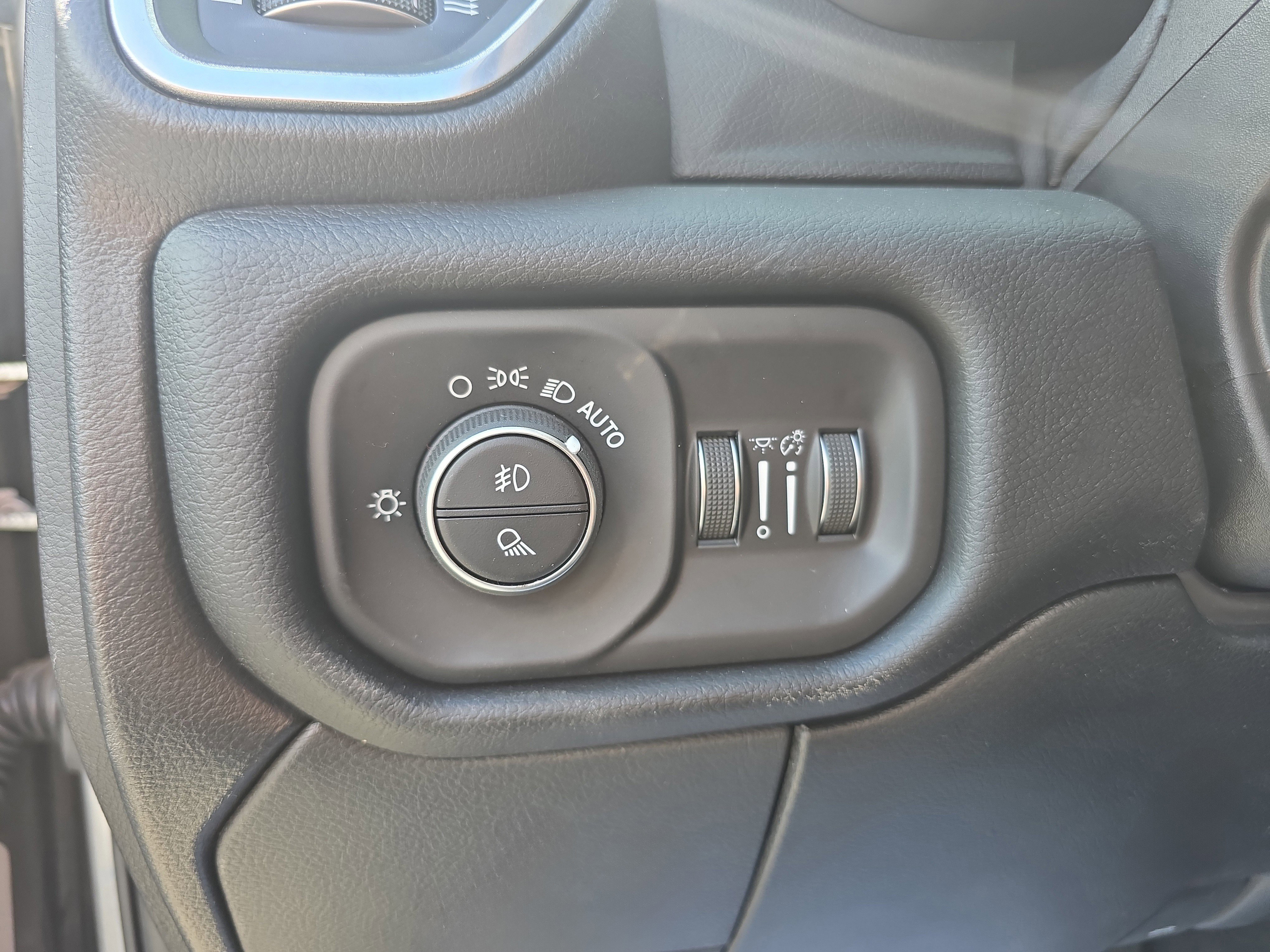Used 2024 RAM 2500 Laramie w/ Safety Group AWD/4WD image 20