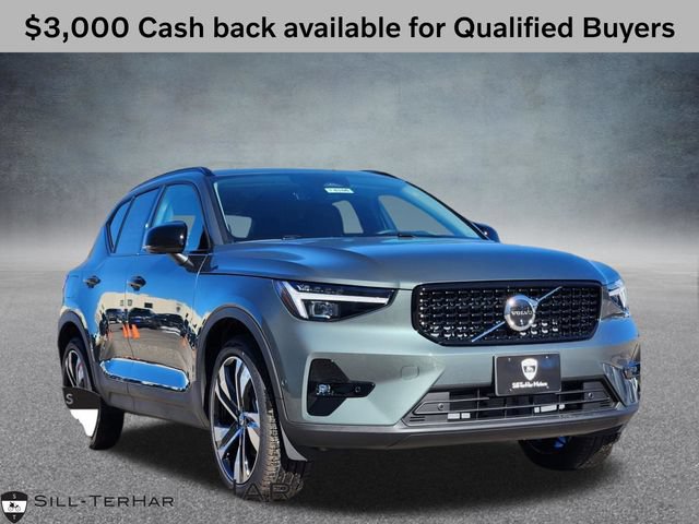 New 2026 Volvo XC40 B5 Ultra w/ Climate Package
