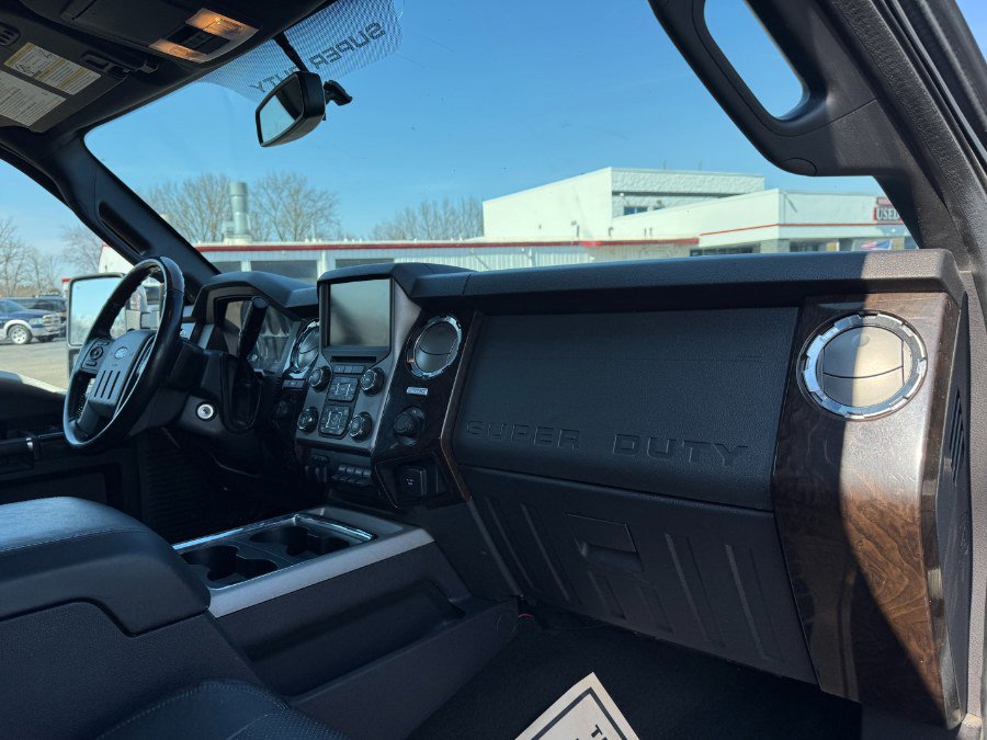 Used 2015 Ford F350 Platinum w/ Platinum Package image 19