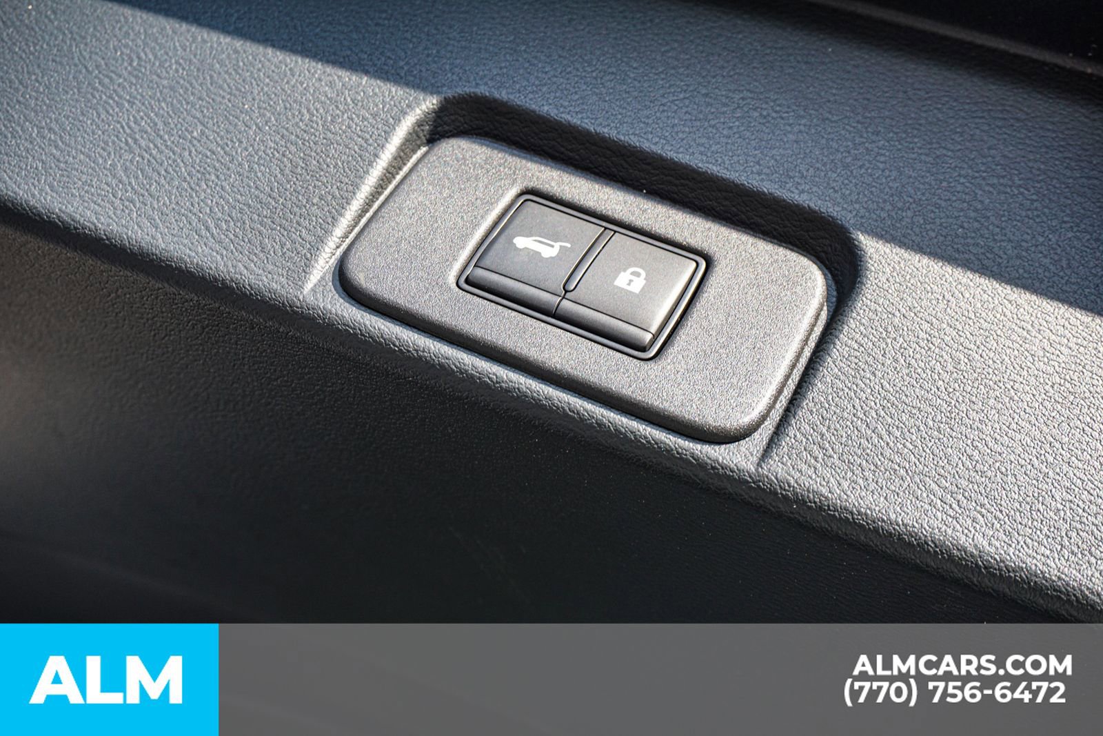Used 2025 Nissan Rogue Platinum FWD image 29