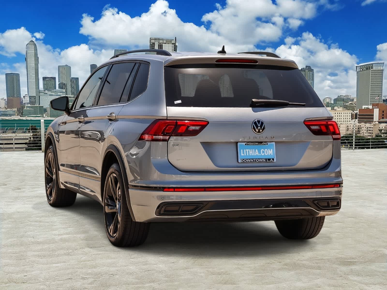 Certified 2023 Volkswagen Tiguan SE R-Line FWD image 6