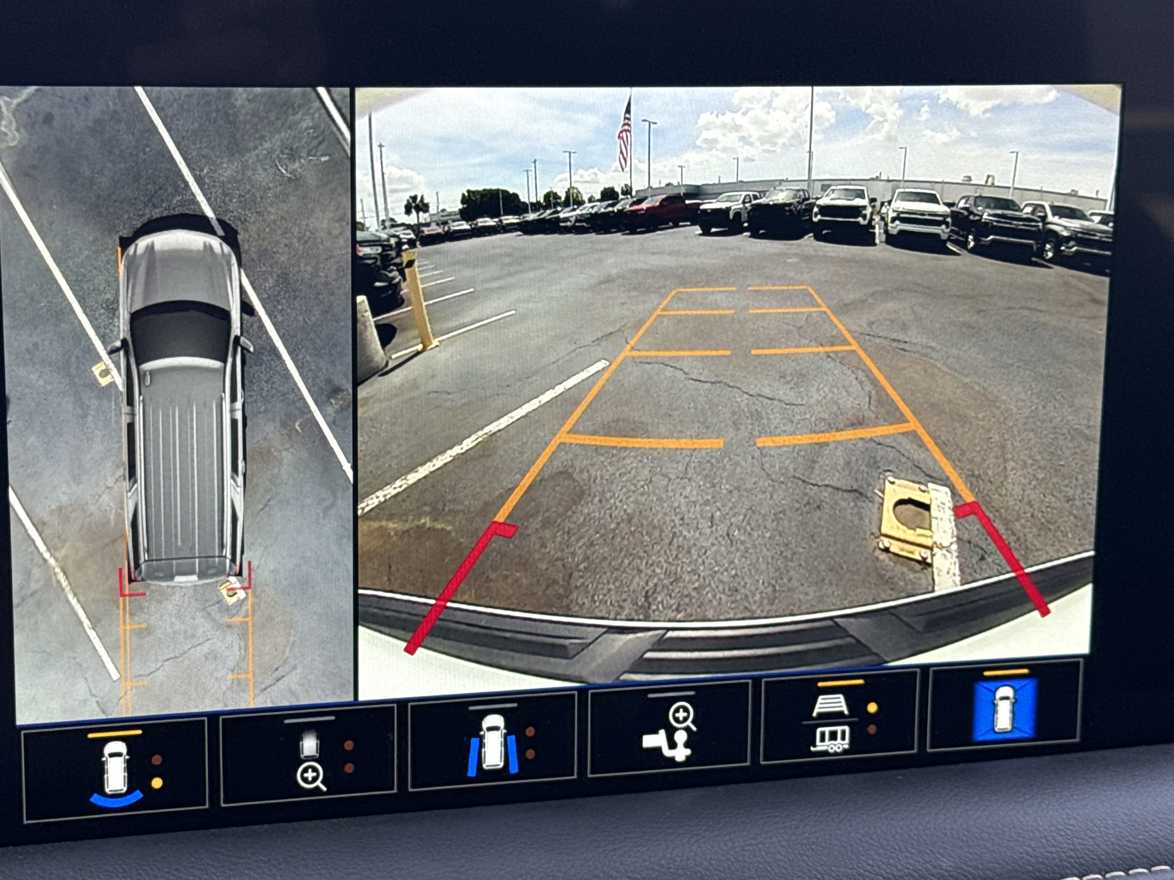 Used 2024 Chevrolet Tahoe Premier w/ Premium Package 2 image 25